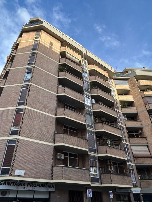 appartamento in vendita a Roma in zona Portuense