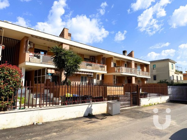 appartamento in vendita a Roma in zona Acilia