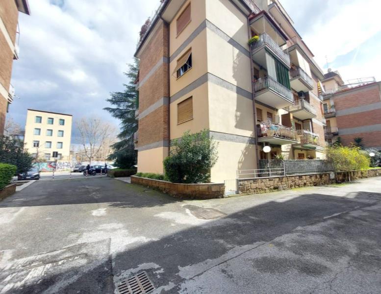 appartamento in vendita a Roma in zona Prenestino-Centocelle