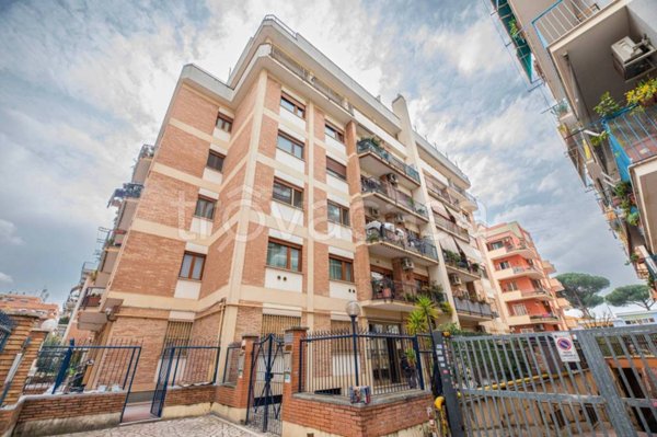 appartamento in vendita a Roma in zona Appio Claudio