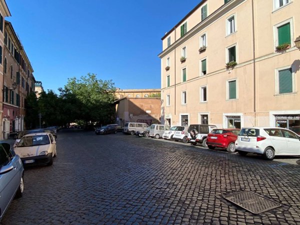 appartamento in vendita a Roma in zona Trastevere
