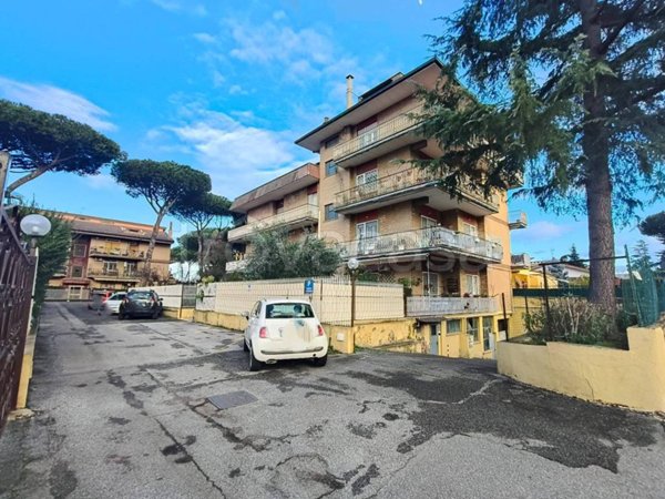 appartamento in vendita a Roma in zona Casal Morena