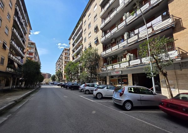 appartamento in vendita a Roma in zona Tuscolano