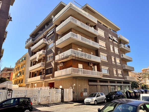 appartamento in vendita a Roma in zona Ostia