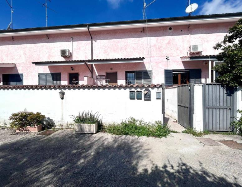 casa indipendente in vendita a Roma in zona Acilia