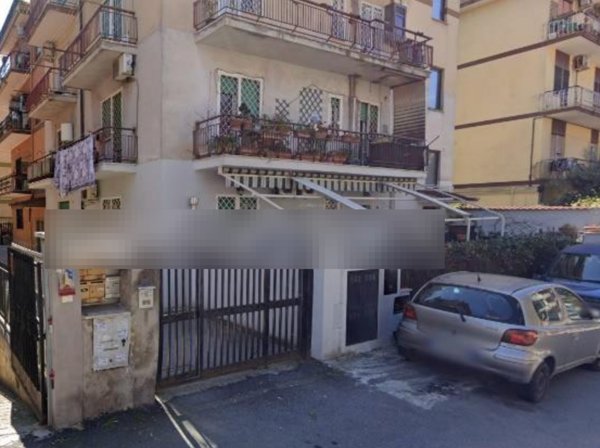 appartamento in vendita a Roma in zona Torre Angela