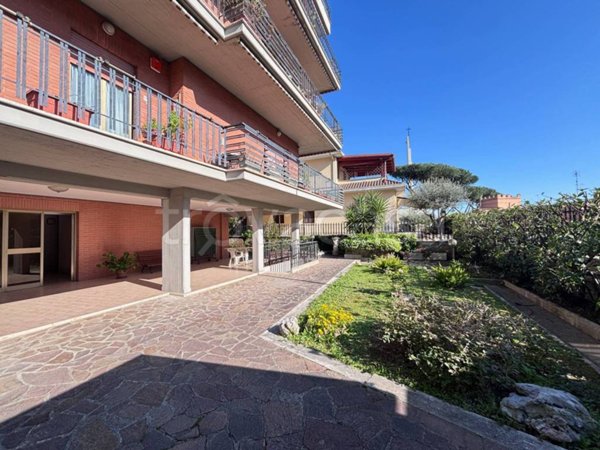 appartamento in vendita a Roma in zona Labaro