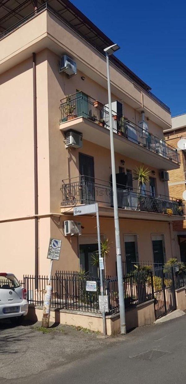 appartamento in vendita a Roma in zona Tomba di Nerone