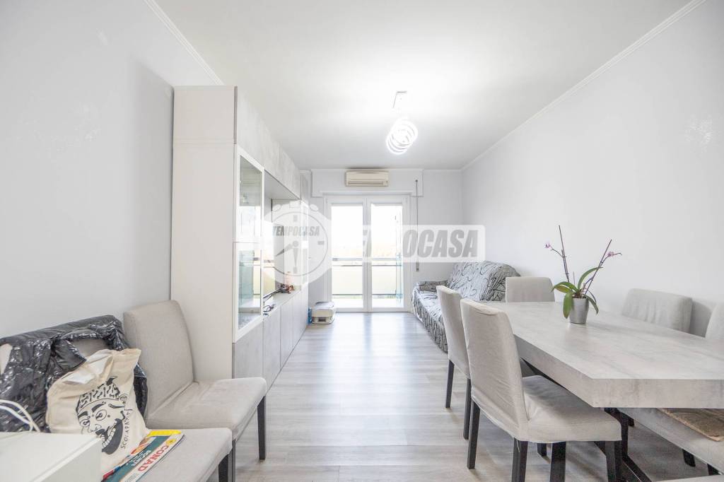 appartamento in vendita a Roma in zona Torre Maura