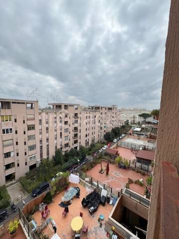 appartamento in vendita a Roma in zona Monte Sacro/Talenti