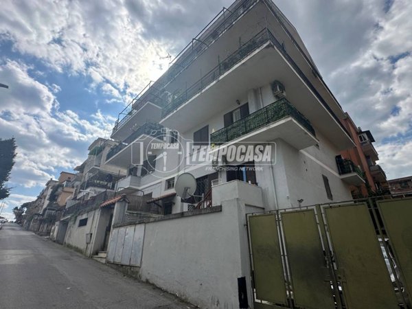appartamento in vendita a Roma in zona Tomba di Nerone