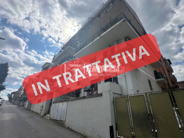 appartamento in vendita a Roma in zona Tomba di Nerone