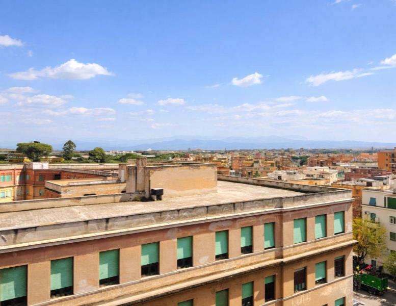 appartamento in vendita a Roma in zona Tuscolano