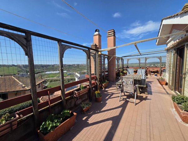 appartamento in vendita a Roma in zona Ostiense