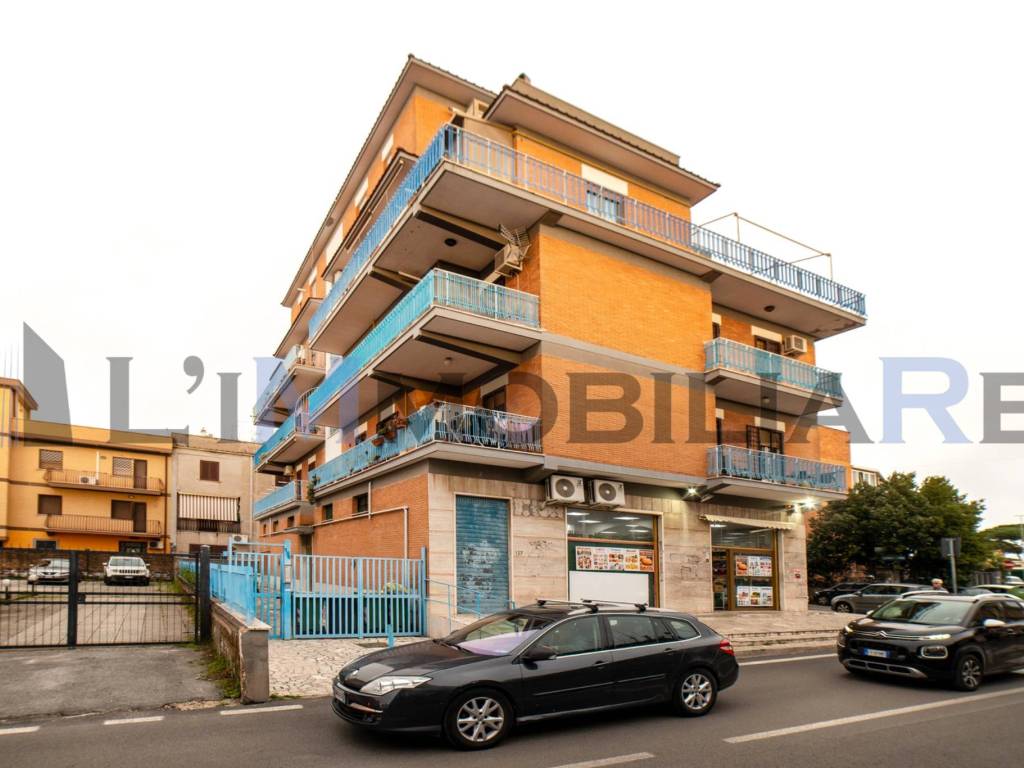 appartamento in vendita a Roma in zona Tor Bella Monaca