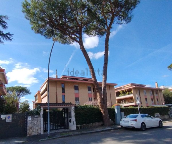 appartamento in vendita a Roma in zona Mostacciano