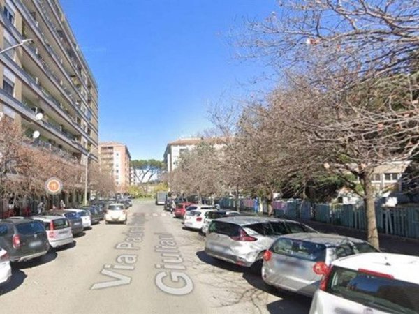 appartamento in vendita a Roma in zona Ostiense