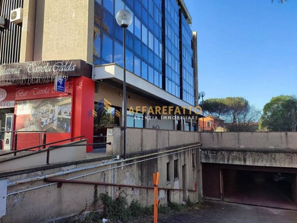 negozio in vendita a Roma in zona Mostacciano