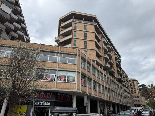locale commerciale in vendita a Roma in zona Gianicolense