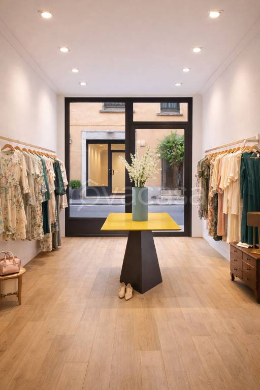 negozio in vendita a Roma in zona Trevi-Colonna