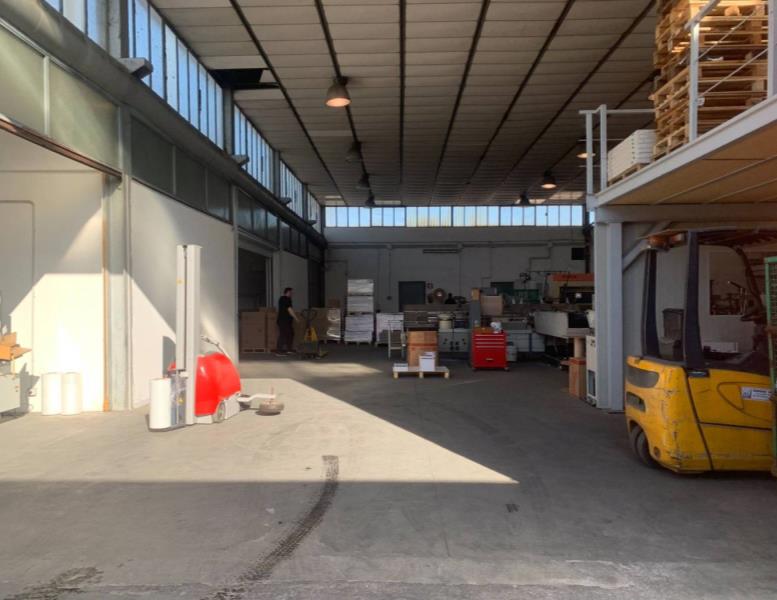 locale commerciale in vendita a Roma