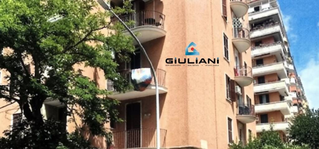 appartamento in vendita a Roma in zona Appio Latino