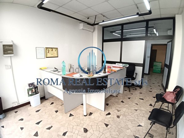 locale commerciale in vendita a Roma in zona Prenestino-Centocelle