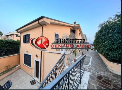 casa indipendente in vendita a Roma in zona Finocchio