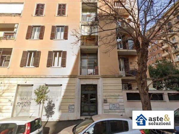 appartamento in vendita a Roma in zona Appio Latino