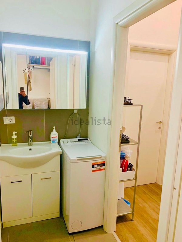 locale commerciale in vendita a Roma in zona Portuense