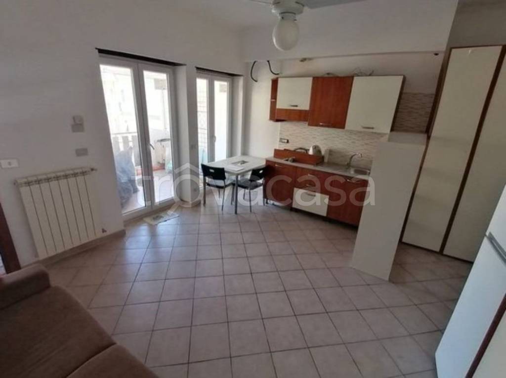 appartamento in vendita a Roma in zona Ostia