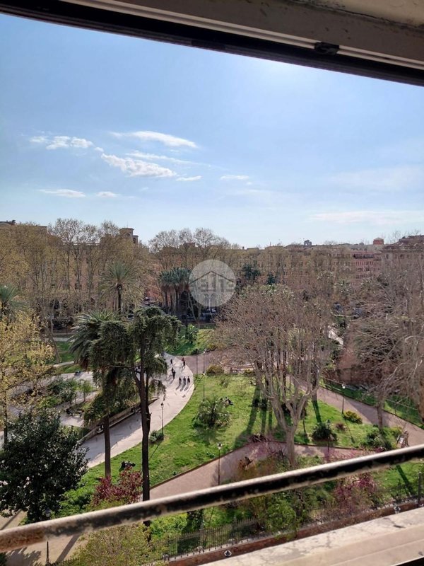 appartamento in vendita a Roma in zona Esquilino