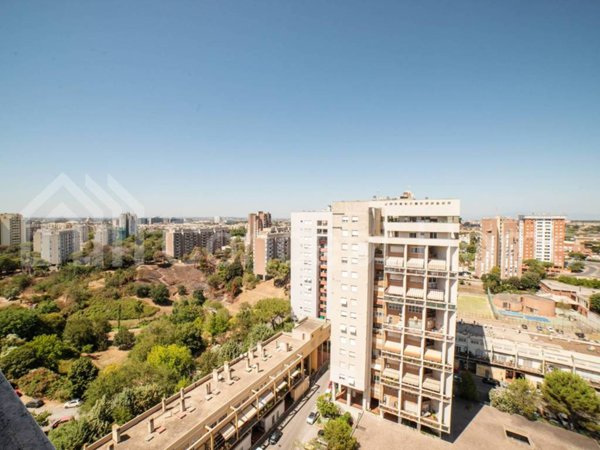 appartamento in vendita a Roma in zona Ostiense