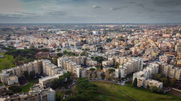 appartamento in vendita a Roma in zona Torre Maura
