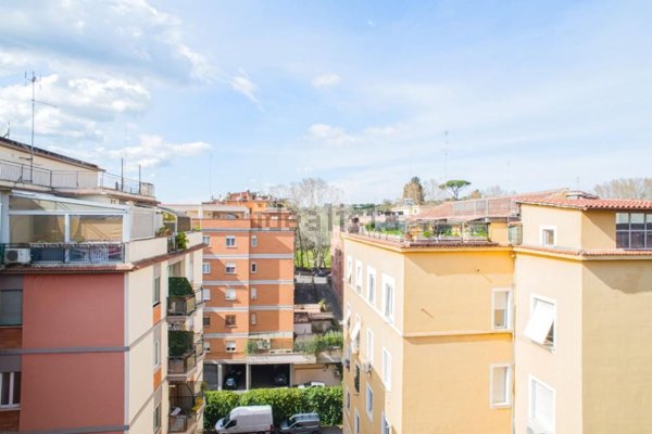 appartamento in vendita a Roma in zona Gianicolense
