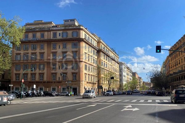 negozio in vendita a Roma in zona Trionfale
