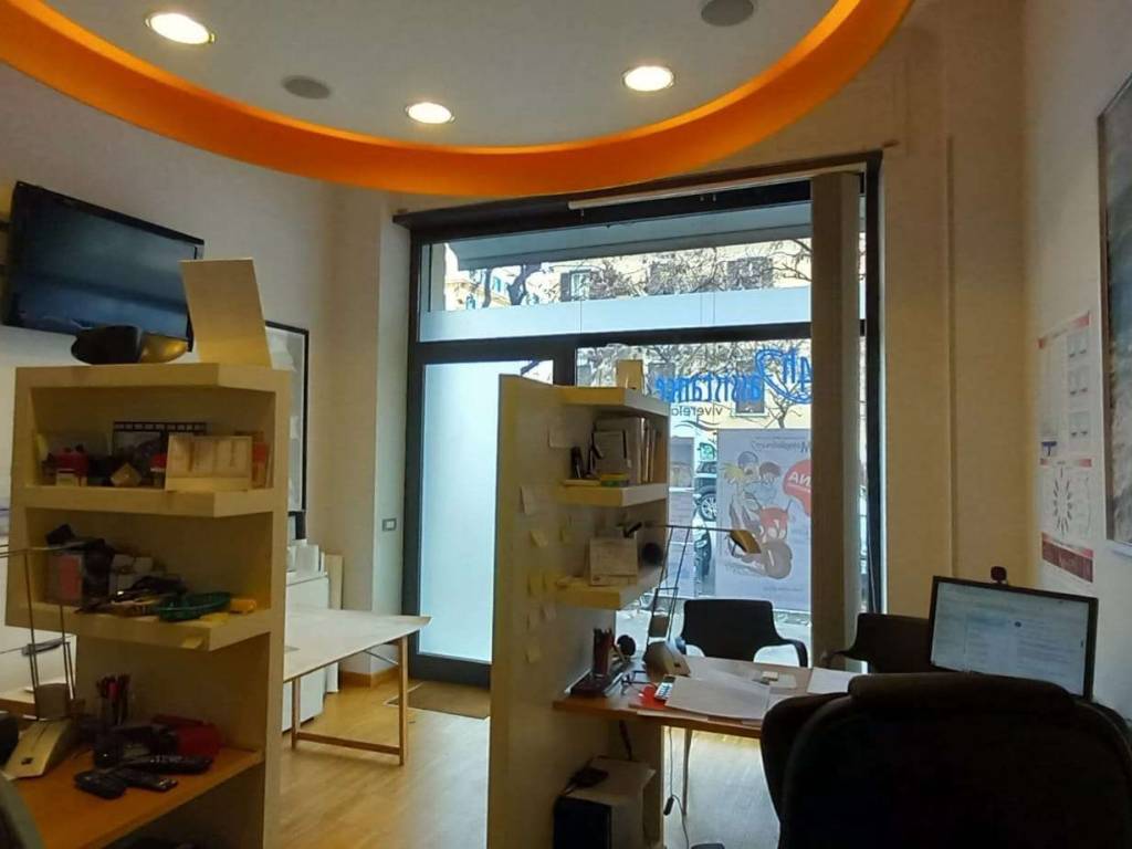 negozio in vendita a Roma in zona Appio Latino