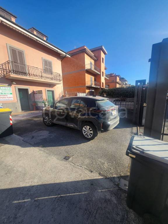 appartamento in vendita a Roma in zona Finocchio