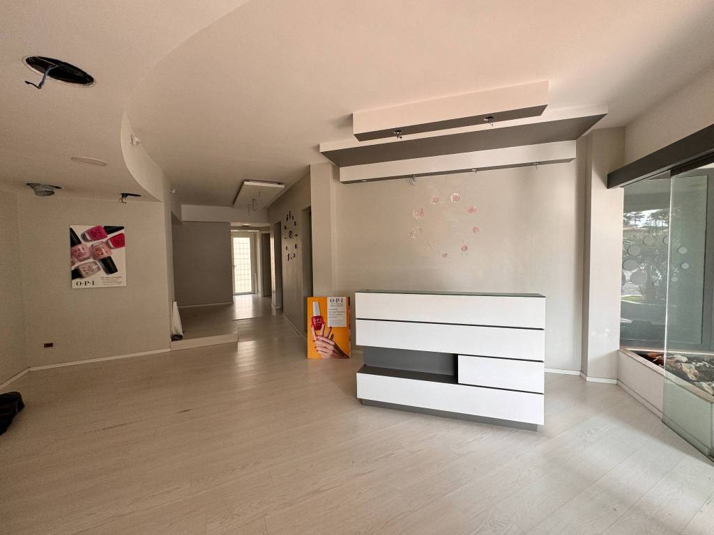 negozio in vendita a Roma in zona Aurelio