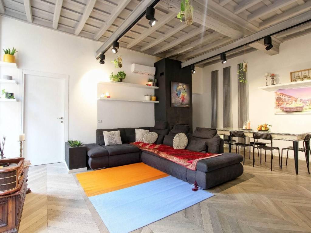 appartamento in vendita a Roma in zona Trastevere