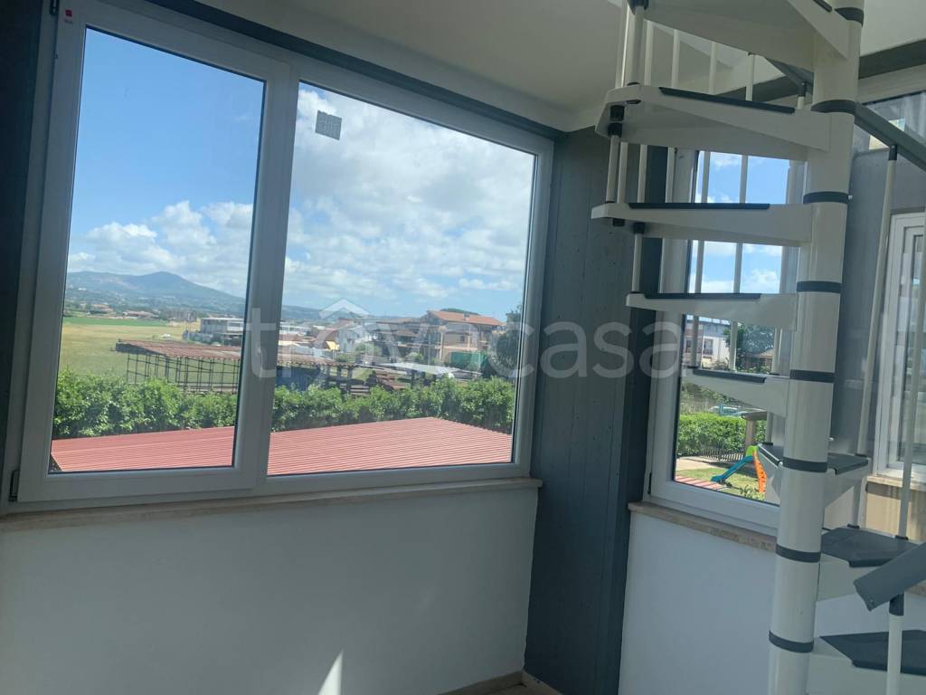 appartamento in vendita a Roma in zona Osteria del Curato