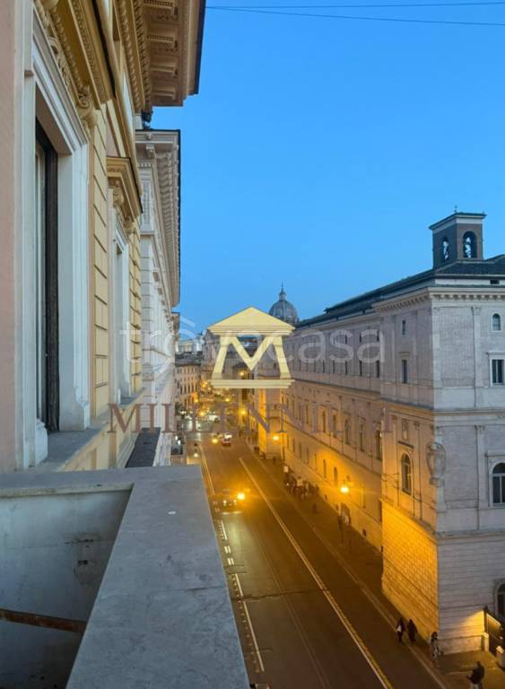 appartamento in vendita a Roma in zona Parione/Sant'Eustachio
