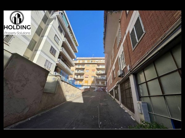 locale di sgombero in vendita a Roma in zona Gianicolense