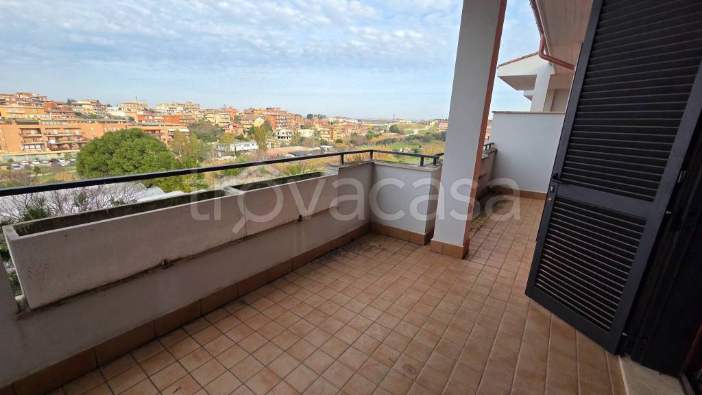 appartamento in vendita a Roma in zona Massimina/Casal Lumbroso