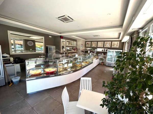 negozio in vendita a Roma in zona Dragona/Bagnoletto