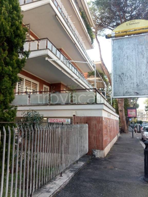 appartamento in vendita a Roma in zona Tomba di Nerone