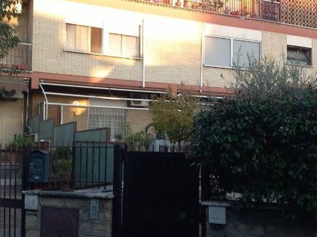 appartamento in vendita a Roma in zona Appio Claudio