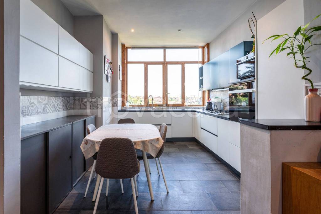 appartamento in vendita a Roma in zona Giuliano Dalmata