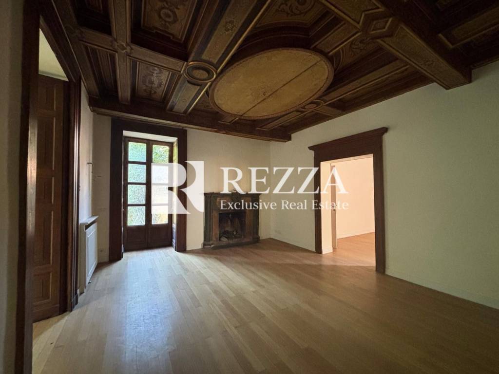 appartamento in vendita a Roma in zona Rione Monti/Campitelli