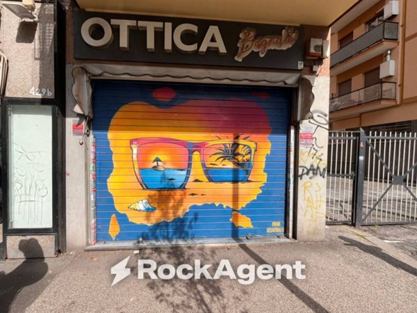 negozio in vendita a Roma in zona Prenestino-Centocelle